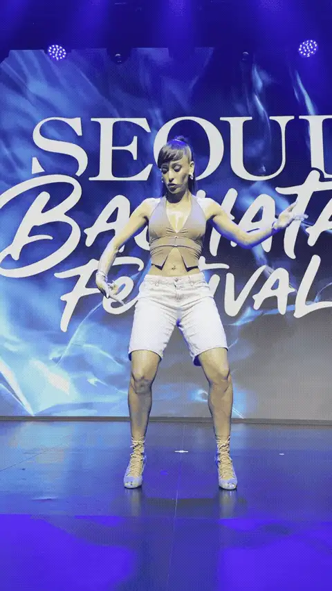 힙이 발뒤꿈치 위에 올라타는 느낌. 사라가 말하는 감각의 기준선